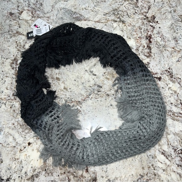 NWT Steve Madden Super Soft Ombré Muffler Multifunctional Wrap Scarf - Picture 2 of 10